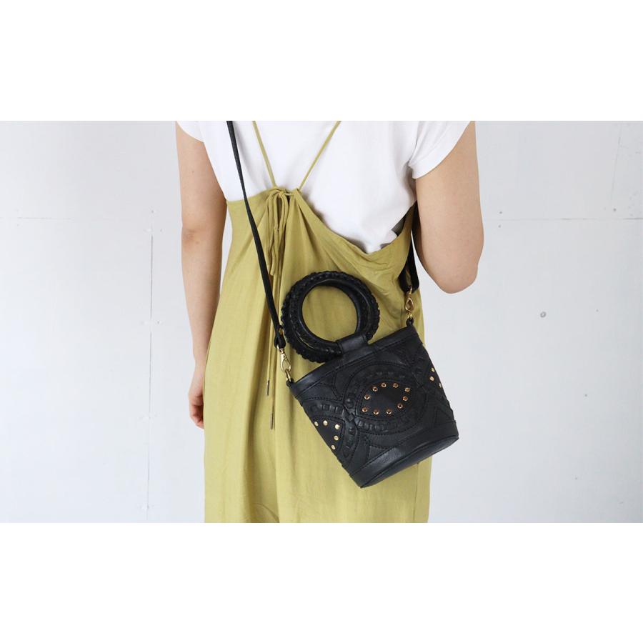 ✨️新品未使用✨️ロビタショルダーバッグ robita（ロビタ） 生産終了品 ショルダーバッグ カットワークフラップ