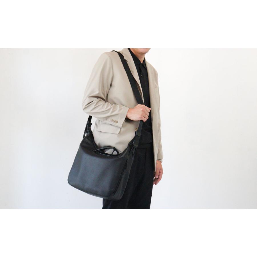 美品⭐︎TOMOE 2WAYメッセンジャーバッグ TOMOE（トモエ） 2WAYショルダーバッグL TOMOE NEUTRAL_SHL ユニ