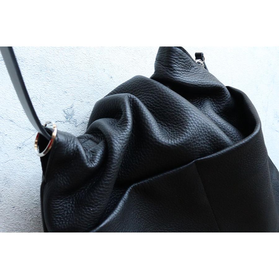 POMTATA（ポンタタ） 巾着バッグ グローブレザー ショルダーバッグ 