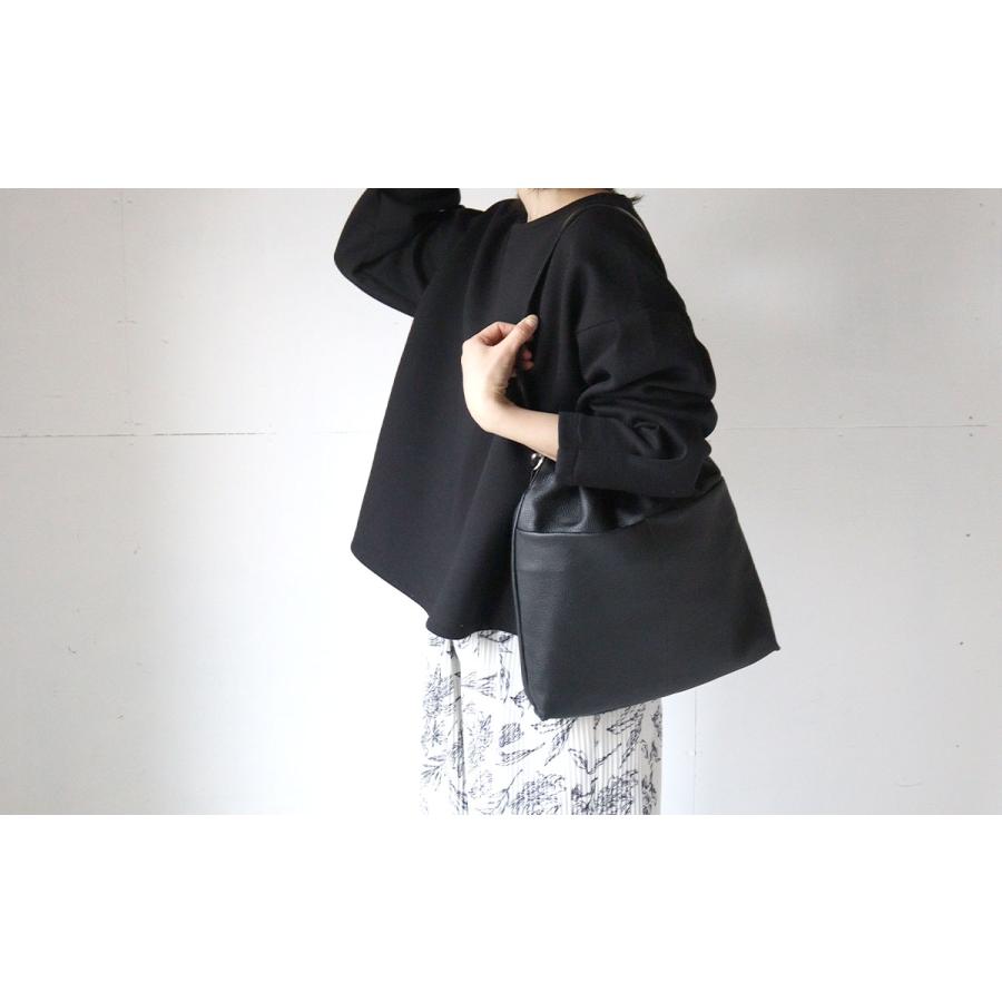 POMTATA（ポンタタ） 巾着バッグ グローブレザー ショルダーバッグ 