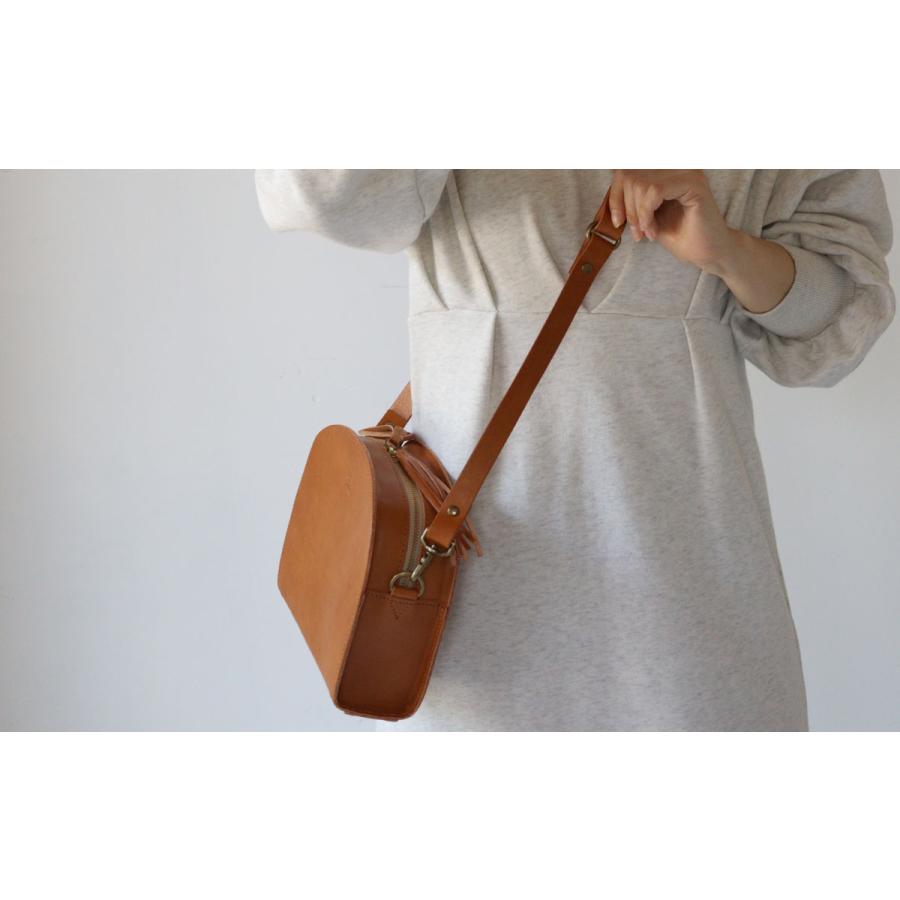 TIDEWAY バッグ 半円ショルダーバッグ タイドウェイ NUME HANEN
