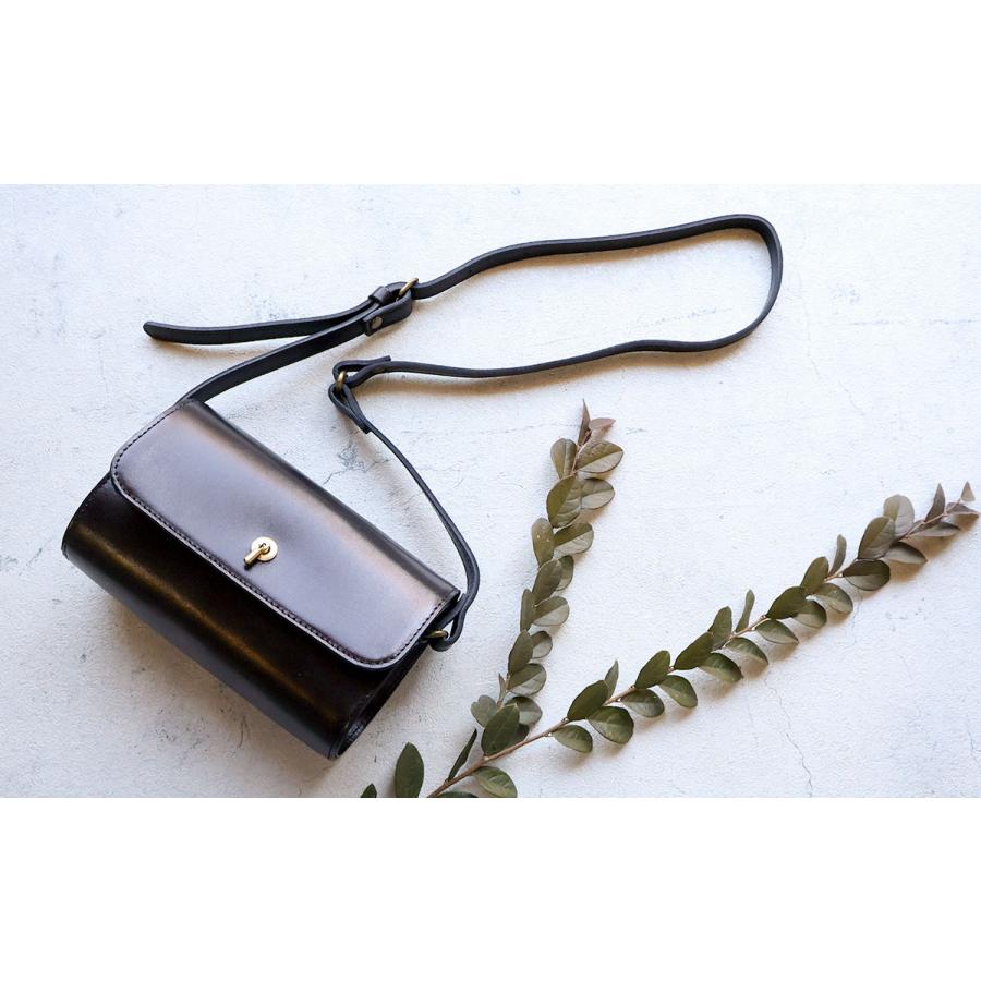 タイドウェイ ショルダーバッグ - 黒 MOSS TIDEWAY（タイドウェイ） ショルダーバッグ 肩掛け スイッチ MOSS モス