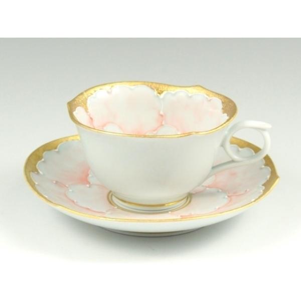 宮内庁御用達　深川製磁　コーヒーカップ&ソーサー　染錦 牡丹　金彩牡丹外赤 宮内庁御用達 深川製磁 コーヒーカップ&ソーサー 染錦 牡丹 金彩牡丹外