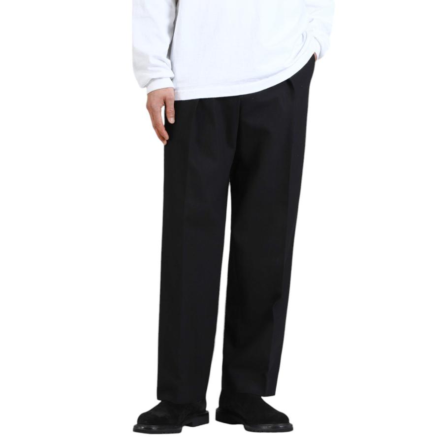 markaware（マーカウェア） ： ONE TUCK TAPERED TROUSERS ： A25A