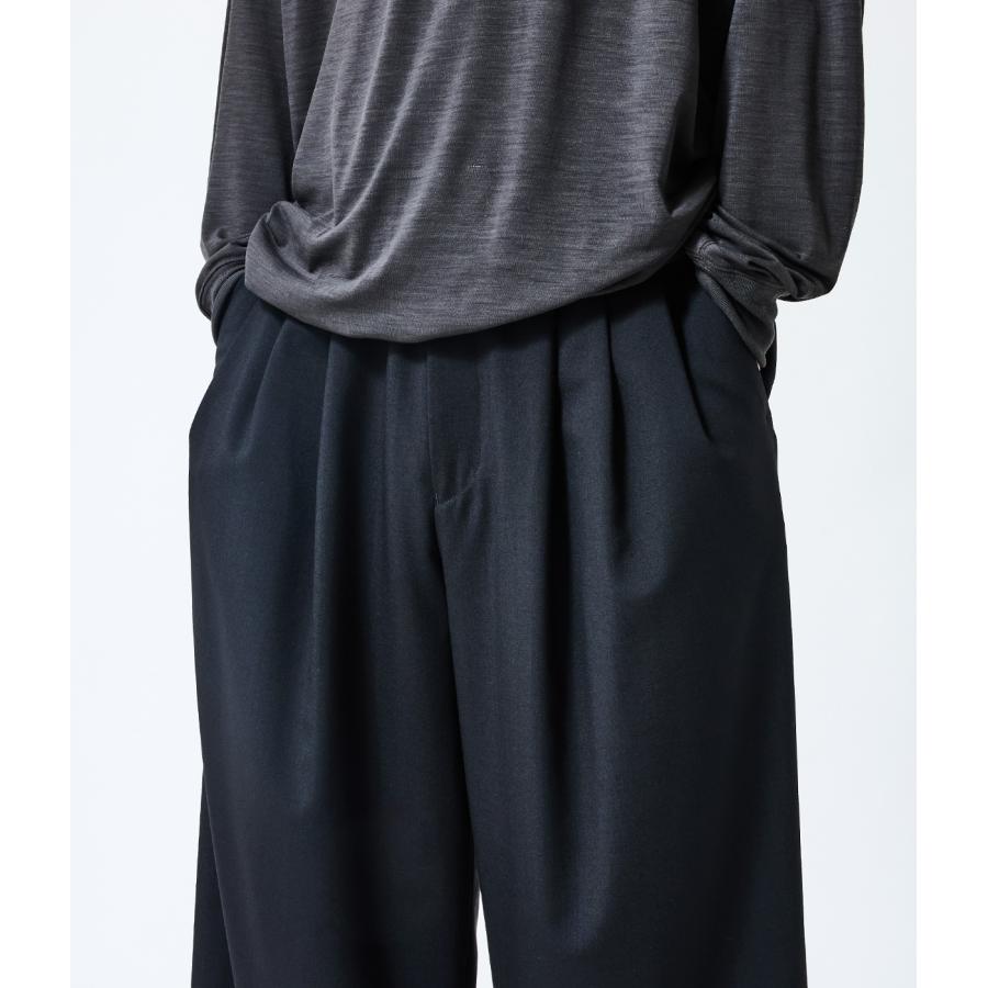 MARKAWARE / マーカウェア ： TRIPLE PLEATED WIDE TROUSERS -ORGANIC WOOL 2/80 TROPICAL- / 全2色 ： A26A15PT03Cの画像