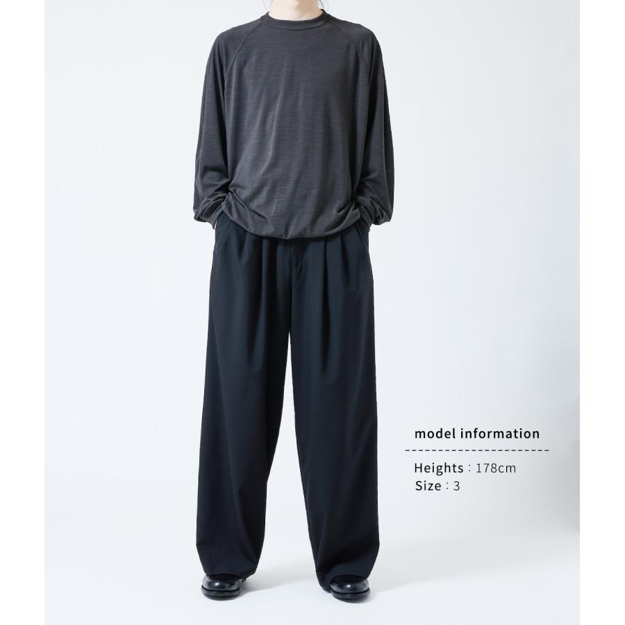 MARKAWARE / マーカウェア ： TRIPLE PLEATED WIDE TROUSERS -ORGANIC WOOL 2/80 TROPICAL- / 全2色 ： A26A15PT03Cの画像