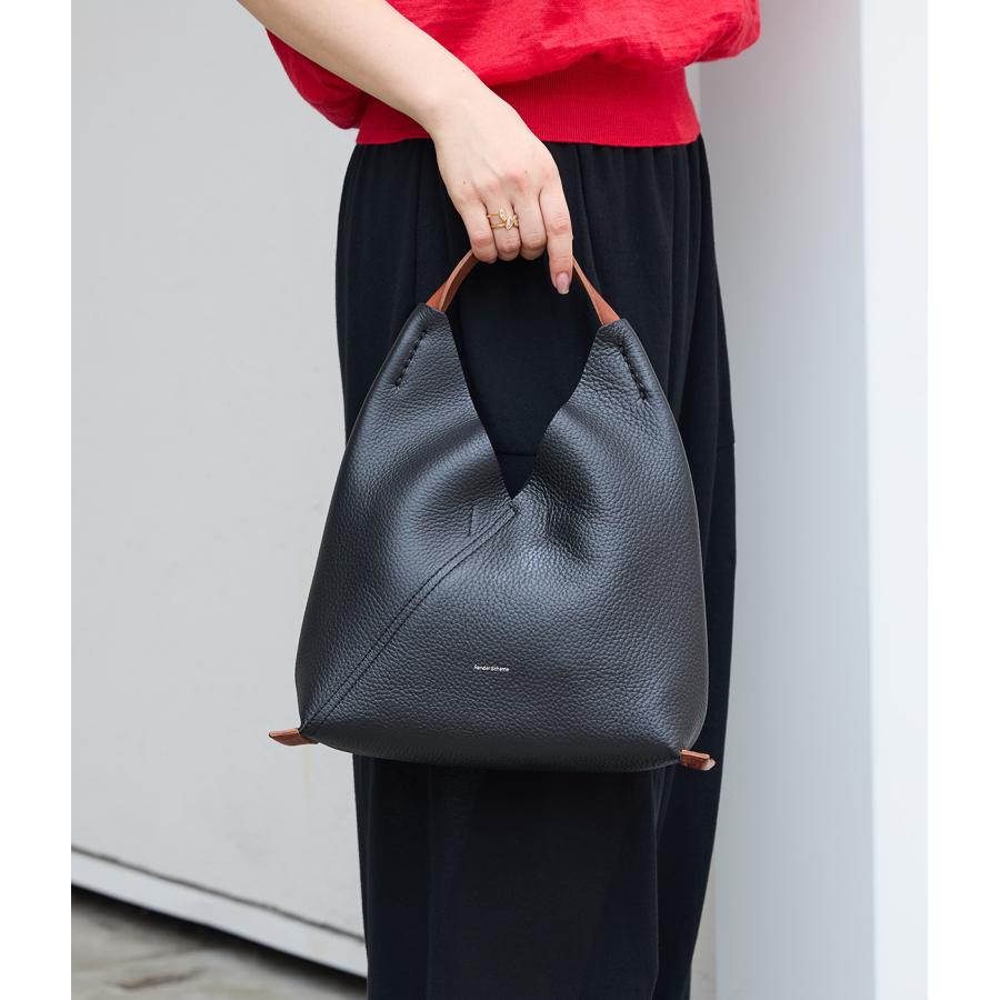 Hender Scheme（エンダースキーマ） ： triangle bag ： 全2色 wt-rb