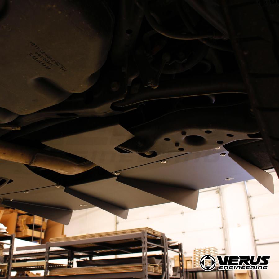 VERUS ENGINEERING(ヴェルス)：A0192A：ホンダ・シビックTYPE-R(FK8)対応リアディフューザー：アルミ＋パウダーコートの最高品質の画像