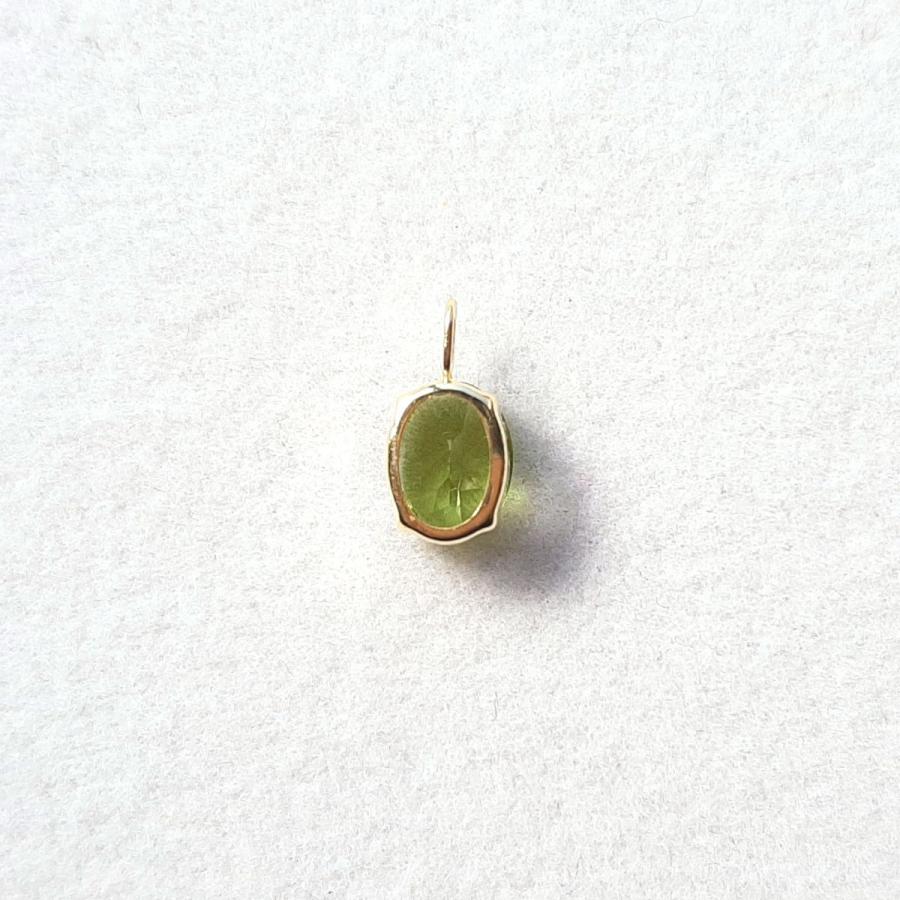 オーバルペリドット　ペンダントトップ ペリドット オーバル型ペンダントトップ8.5×6.5×3.5mm Silver925