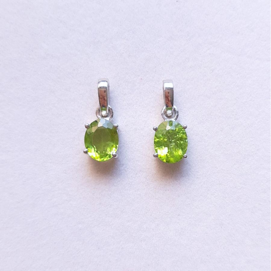 SV925　ペリドット  天然石 チャーム・ペンダントトップ オーバル　(10x8ｍｍ)｜arnavgems｜04