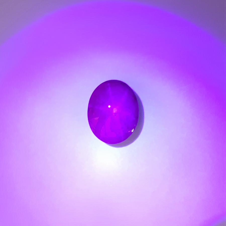 【一点物・天然石カボション】スタールビー / オーバル 【19mmx16.5mmx9.5mm】_1