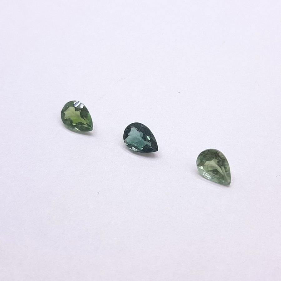 天然石ルース（裸石）・ミックストルマリン　グリーン / オーバルカット【約7x5mm】ファセットカット（1粒）｜arnavgems｜07