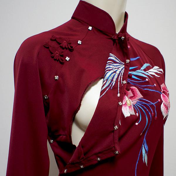 オシャレで華やか!花刺繍アオザイ(Sサイズ) ※パンツ付き上下 オシャレで華やか!花刺繍アオザイ(Sサイズ) ※パンツ付き上下