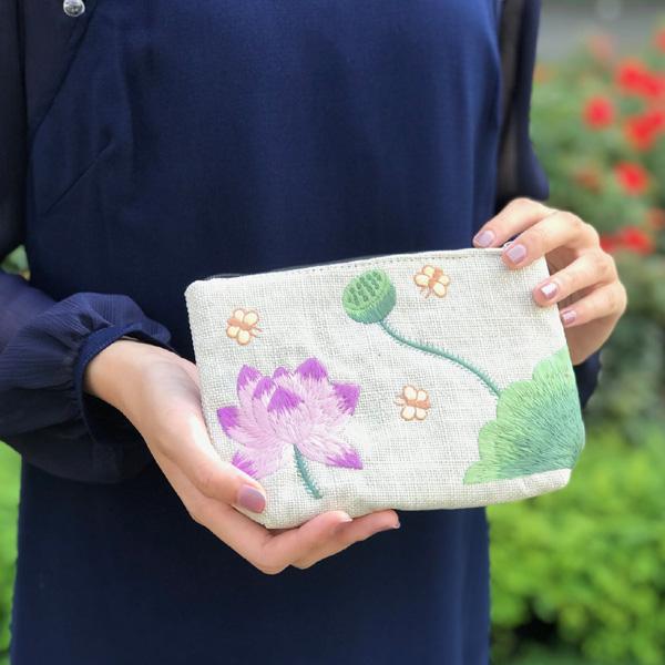 中国　古代刺繍　骨董品　ポーチ兼サッシュベルト　蓮の花　ロータス ロータス刺繍ポーチ ／ 蓮雑貨 ロータス雑貨 ロータス刺繍 アジアン