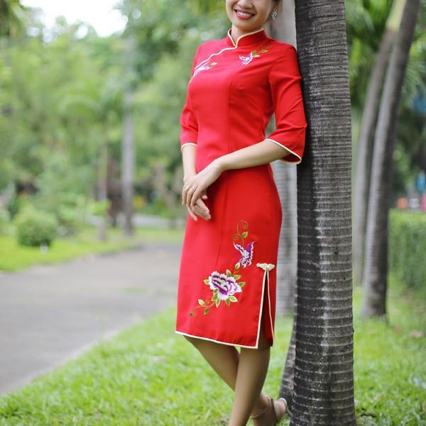 中華刺繍チャイナドレス 七分袖 ひざ丈 ／ チャイナ服 旗袍 民族衣装