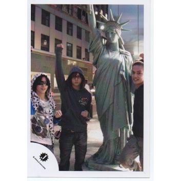 山田涼介 知念侑李 中山優馬 Nyc 公式生写真 カメラ目線 山田右手上に挙げ 知念サングラス Fb アレイズブック ヤフーshop 通販 Yahoo ショッピング