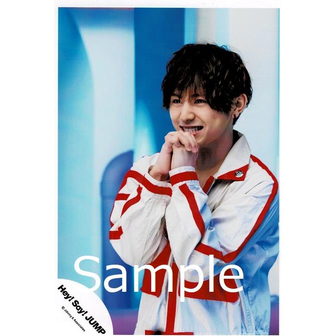 山田涼介 Hey Say Jump 公式生写真 Chau 衣装赤 白 目線若干左方向 Y 1467 アレイズブック ヤフーshop 通販 Yahoo ショッピング