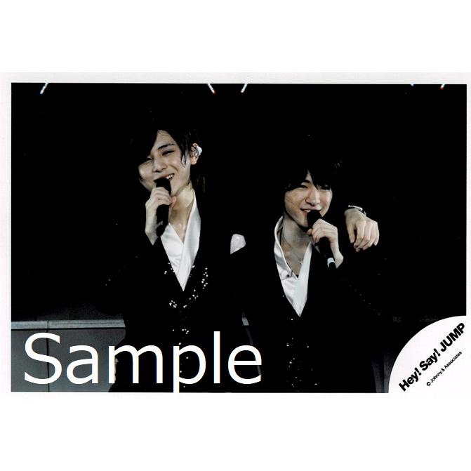 山田涼介 知念侑李 Hey Say Jump 公式生写真 衣装黒 白 マイク持ち 笑顔 Y 1528 アレイズブック ヤフーshop 通販 Yahoo ショッピング