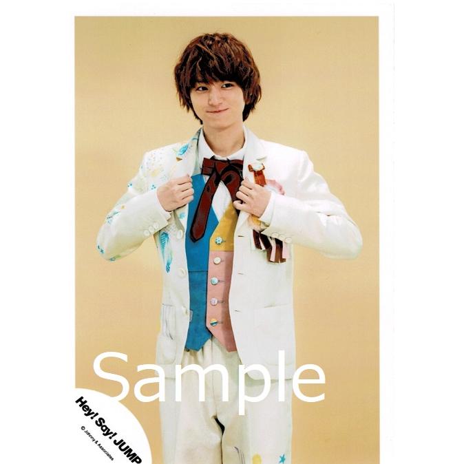 伊野尾慧 Hey Say Jump 公式生写真 キミアトラクション 衣装白 水色 黄色 リボン赤 口閉じ 両手服 Y 1748 アレイズブック ヤフーshop 通販 Yahoo ショッピング