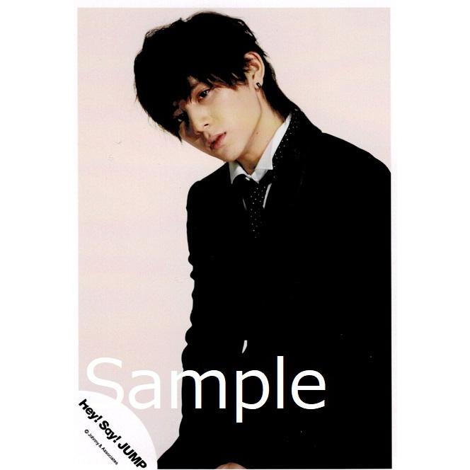 山田涼介 Hey Say Jump 公式生写真 Ride With Me 衣装黒 白 目線左方向 背景ベージュ Y 3172 アレイズブック ヤフーshop 通販 Yahoo ショッピング