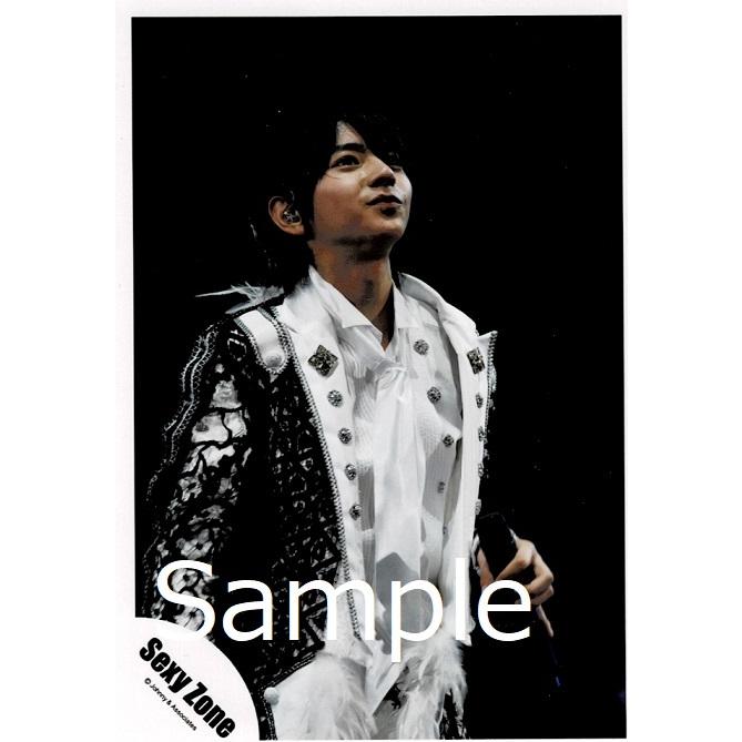 佐藤勝利 Sexy Zone 公式生写真 ライブ 衣装白 黒 マイク持ち 背景黒 Y 3274 アレイズブック ヤフーshop 通販 Yahoo ショッピング