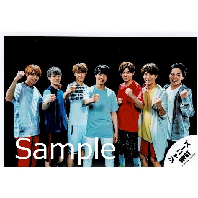 ジャニーズwest 集合 公式生写真 スタートダッシュ アカツキ 背景黒 手グー カメラ目線 真ん中重岡 Y 3325 アレイズブック ヤフーshop 通販 Yahoo ショッピング