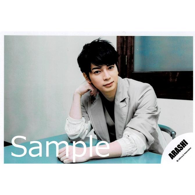 松本潤 嵐 公式生写真 Power Of The Paradise 衣装ベージュ 白 カメラ目線 Y 3606 アレイズブック ヤフーshop 通販 Yahoo ショッピング