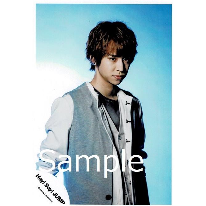 八乙女光 Hey Say Jump 公式生写真 Over The Top 衣装白 グレー 背景水色 白 口閉じ Y 0 アレイズブック ヤフーshop 通販 Yahoo ショッピング