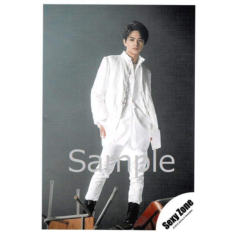 佐藤勝利 Sexy Zone 公式生写真 麒麟の子 Honey Honey Mv撮影オフショット 衣装白 背景グレー 口閉じ 全身 Z アレイズブック ヤフーshop 通販 Yahoo ショッピング