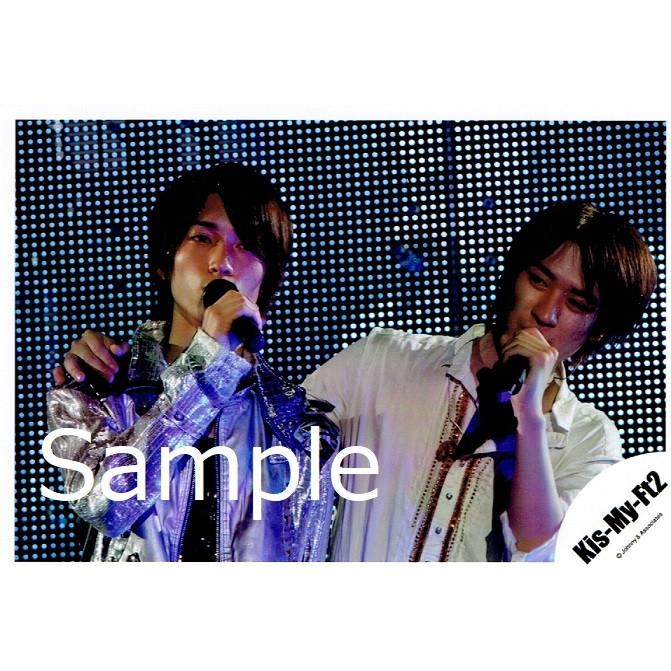 宮田俊哉 Kis My Ft2 キスマイ ほか 公式生写真 衣装白 赤 マイク持ち 目線若干左方向 Z 1057 アレイズブック ヤフーshop 通販 Yahoo ショッピング