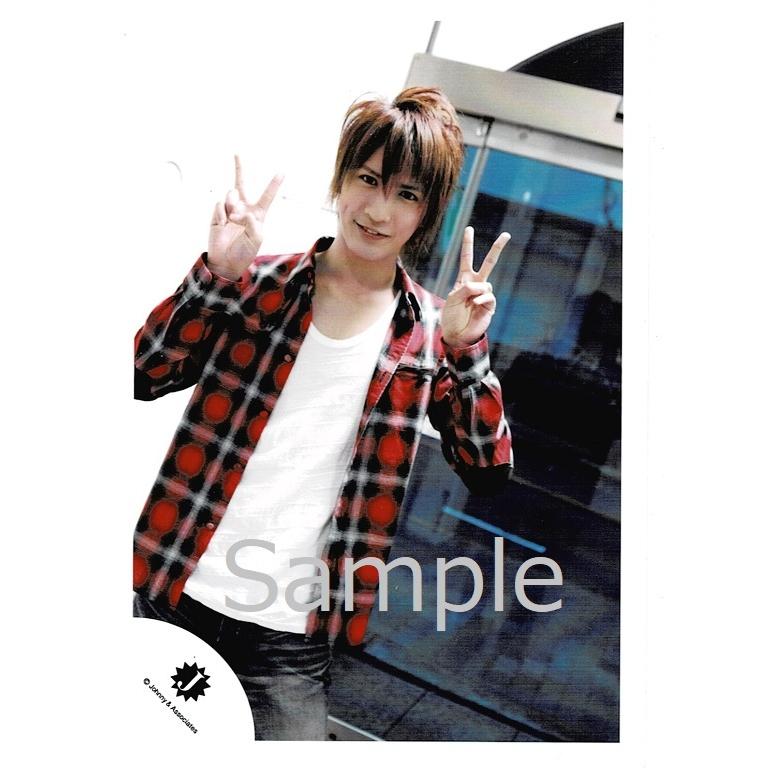 藤井流星 ジャニーズwest 公式生写真 Jロゴ カメラ目線 両手ピース 衣装赤 白 黒 Z アレイズブック ヤフーshop 通販 Yahoo ショッピング