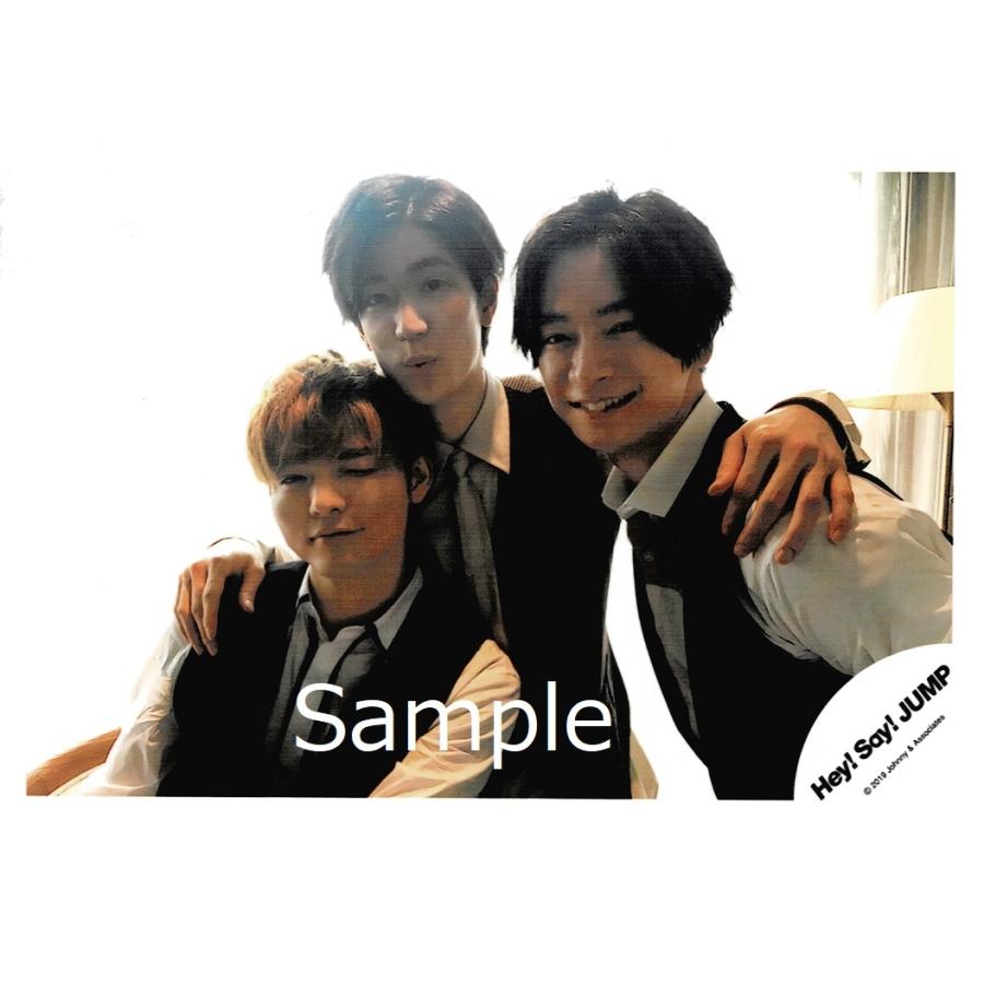 知念侑李 中島裕翔 薮宏太 Hey Say Jump 公式生写真 台北 撮影オフショット 衣装白 黒 カメラ目線 真ん中中島 Z アレイズブック ヤフーshop 通販 Yahoo ショッピング