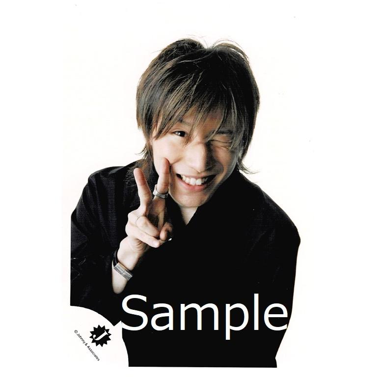 安田章大 関ジャニ 公式生写真 Jロゴ 衣装黒 背景白 カメラ目線 右手ピース 歯見せ Z アレイズブック ヤフーshop 通販 Yahoo ショッピング