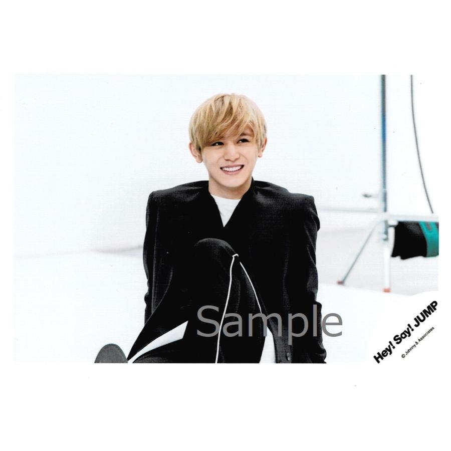 山田涼介 Hey Say Jump 公式生写真 Sense Or Love Mv ジャケ写撮影オフショット 衣装黒 白 背景白 歯見せ 目線右 Z アレイズブック ヤフーshop 通販 Yahoo ショッピング