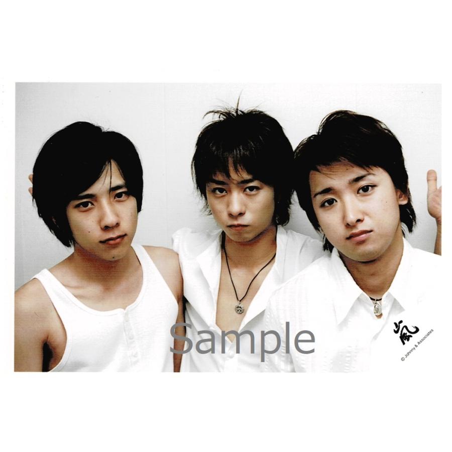大野智 櫻井翔 二宮和也 嵐 公式生写真 嵐ロゴ いざッ Now Tour カメラ目線 衣装白 背景白 口閉じ Z アレイズブック ヤフーshop 通販 Yahoo ショッピング