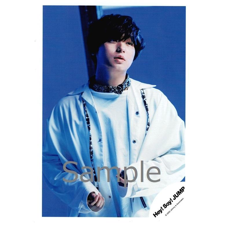 伊野尾慧 Hey Say Jump 公式生写真 I Am Muah Muah 衣装白 黒 背景紫 目線若干右方向 Z アレイズブック ヤフーshop 通販 Yahoo ショッピング