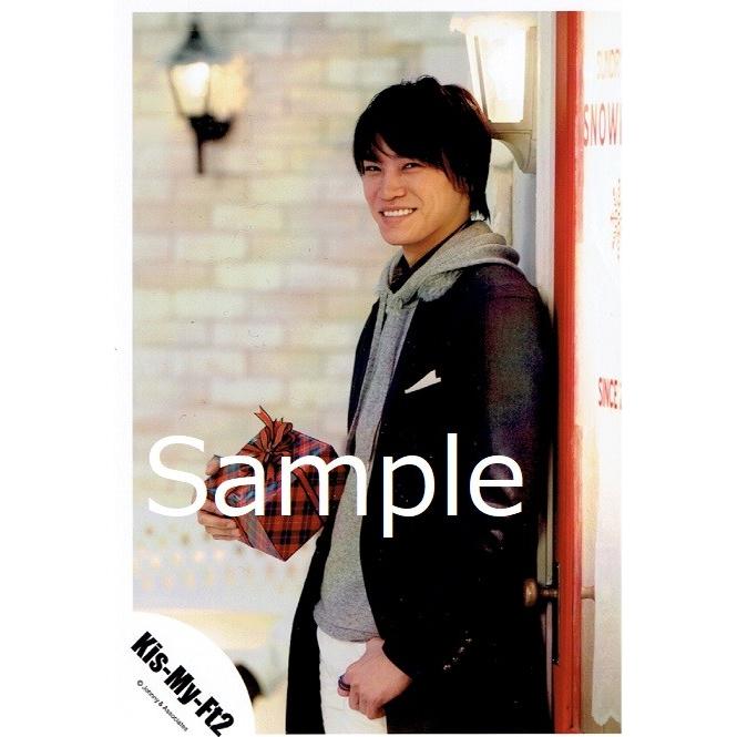 二階堂高嗣 Kis My Ft2 キスマイ 公式生写真 衣装黒 グレー 右手プレゼント赤 左手指輪 カメラ目線 Z 1190 アレイズブック ヤフーshop 通販 Yahoo ショッピング