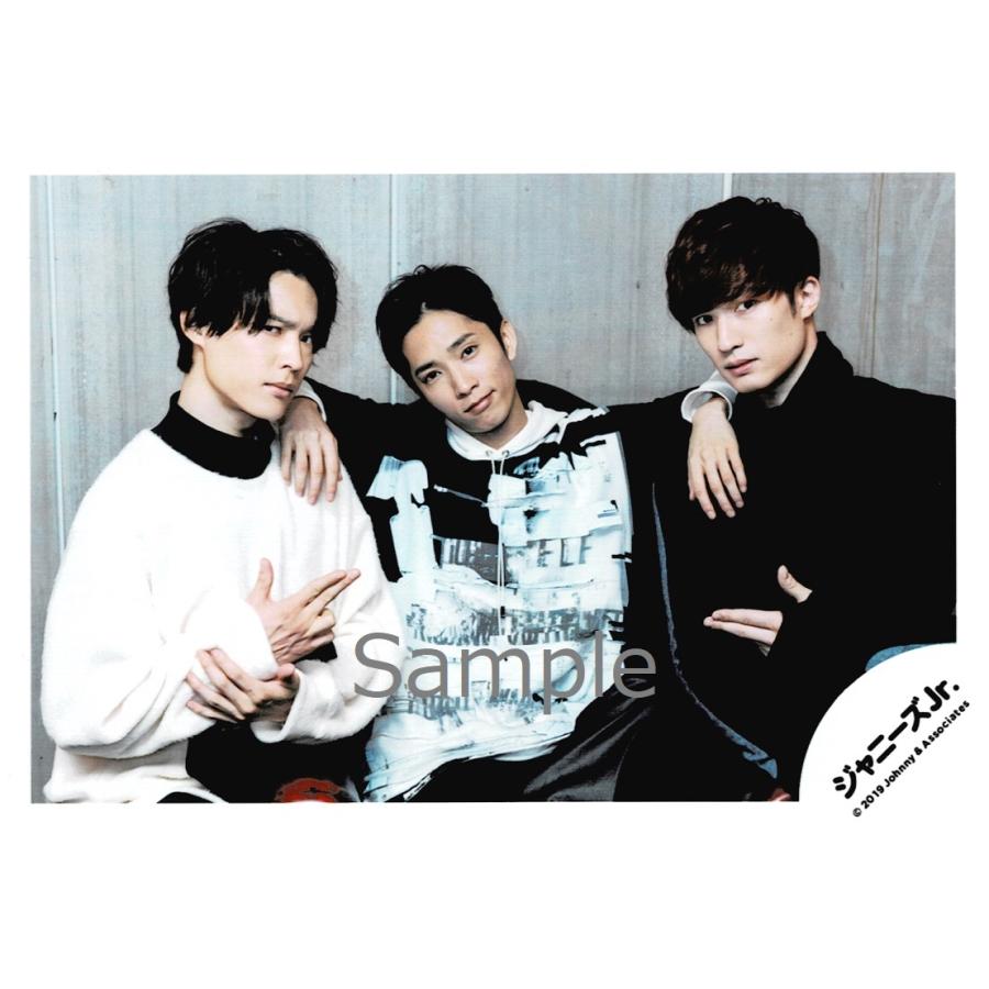 松村北斗 ジェシー 田中樹 Sixtones ストーンズ 公式生写真 ジャニーズjr ロゴ アーティスト写真撮影 オフショット カメラ目線 口閉じ 真ん中田中 Z アレイズブック ヤフーshop 通販 Yahoo ショッピング