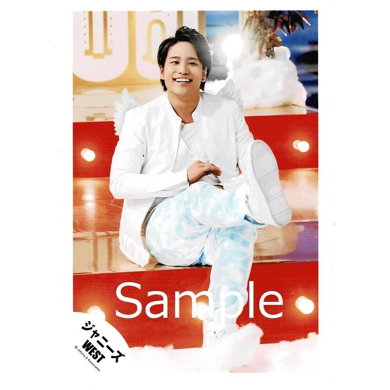 桐山照史 ジャニーズwest 公式生写真 ラッキィスペシャル 衣装白 水色 座り 歯見せ Z アレイズブック ヤフーshop 通販 Yahoo ショッピング