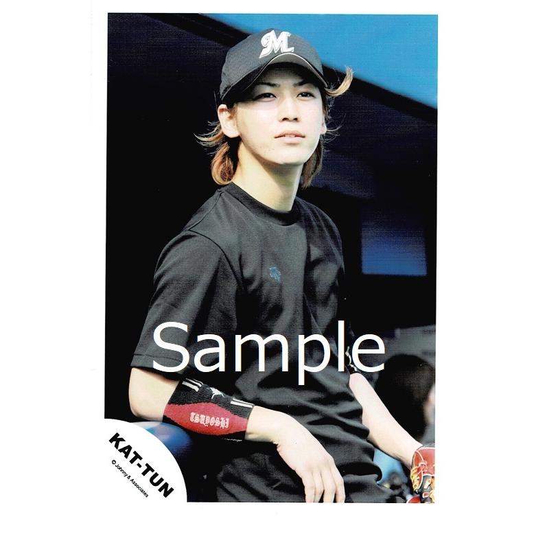 亀梨和也(KAT-TUN) 公式生写真 衣装黒・目線若干右・帽子黒｜arraysbook