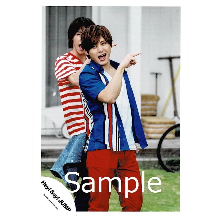 山田涼介 Hey Say Jump 公式生写真 キラキラ光れ 衣装青 白 赤 口開け 目線左 人差し指立て Z アレイズブック ヤフーshop 通販 Yahoo ショッピング