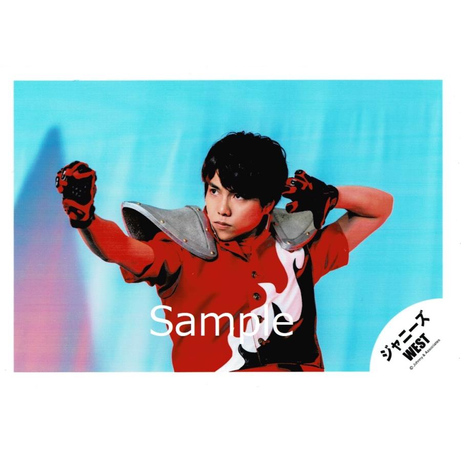 重岡大毅 ジャニーズwest 公式生写真 僕ら今日も生きている 考えるな 燃えろ 衣装グレー 赤 黒 白 目線左 背景水色 口閉じ Z アレイズブック ヤフーshop 通販 Yahoo ショッピング