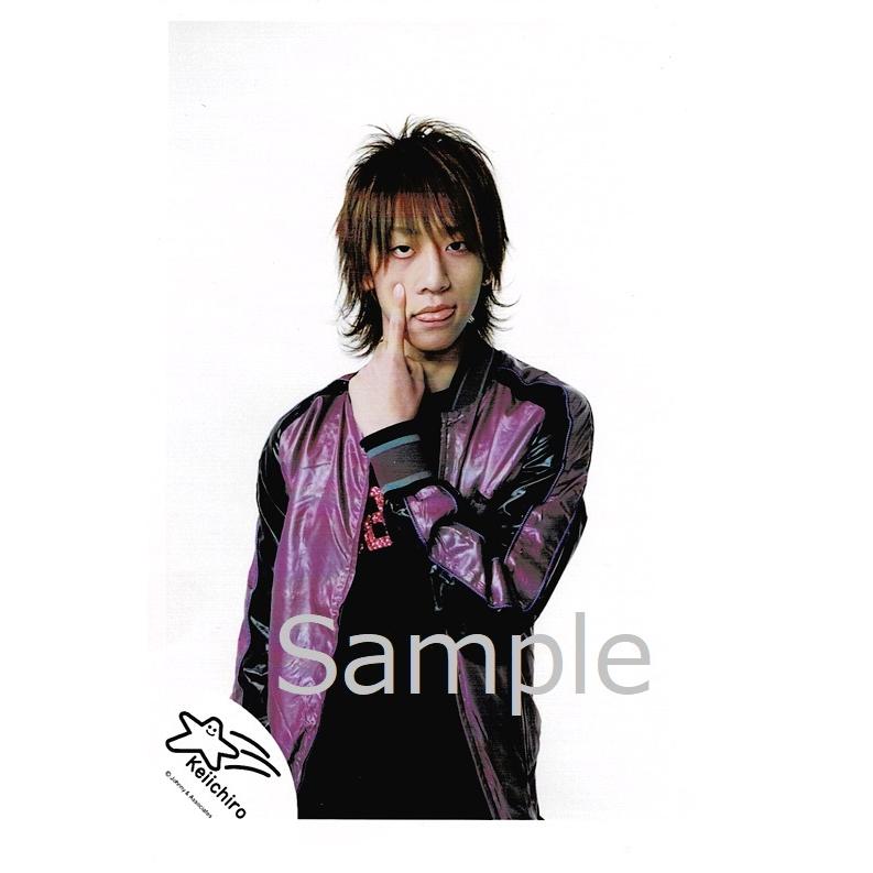小山慶一郎 News 公式生写真 Keiichiro ロゴ 衣装紫 黒 カメラ目線 人差し指立て 背景白 Z アレイズブック ヤフーshop 通販 Yahoo ショッピング