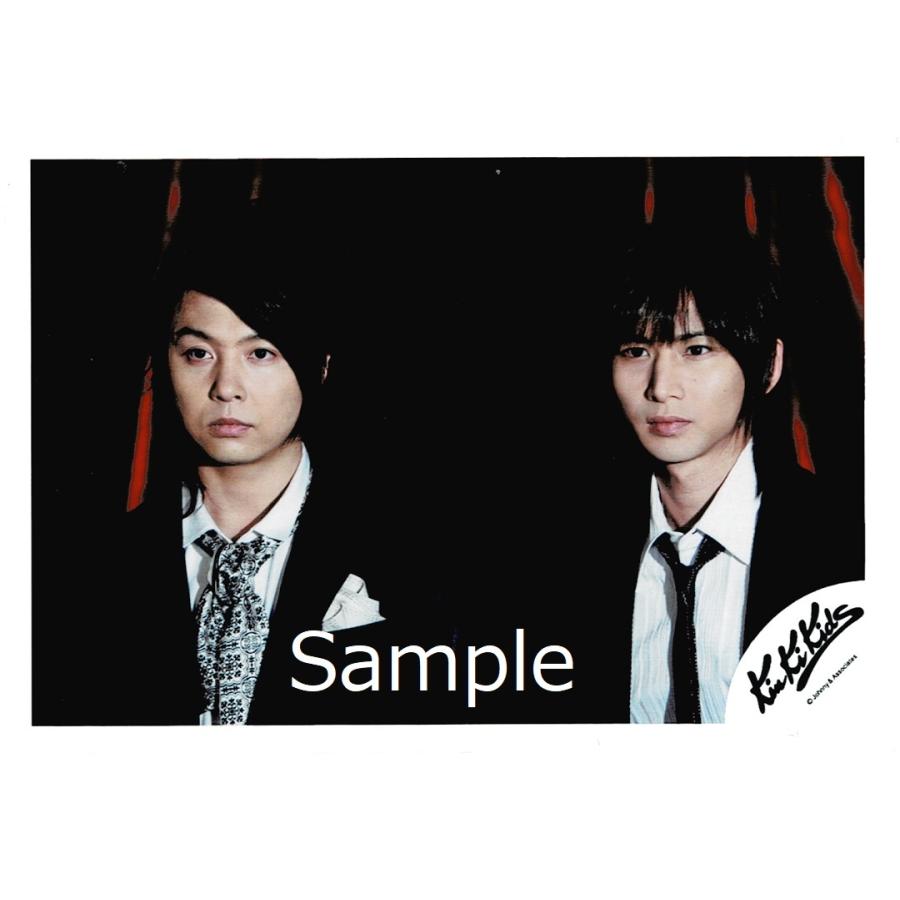 Kinki Kids 堂本光一 堂本剛 公式生写真 衣装黒 白 背景赤 黒 口閉じ 目線左方向 Z アレイズブック ヤフーshop 通販 Yahoo ショッピング