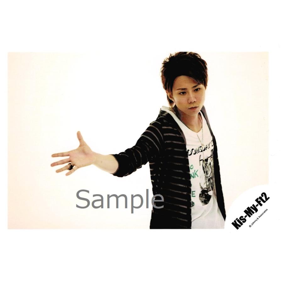 北山宏光 Kis My Ft2 キスマイ 公式生写真 衣装グレー 白 黒 目線若干右方向 背景ベージュ 口閉じ ネックレス Z アレイズブック ヤフーshop 通販 Yahoo ショッピング