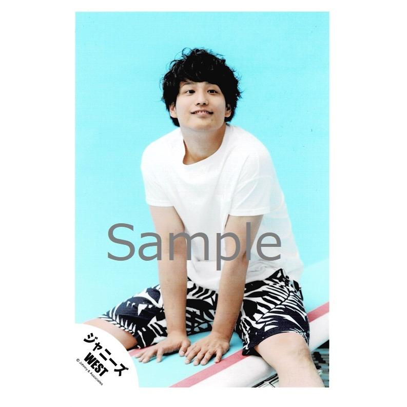 桐山照史 ジャニーズwest 公式生写真 シルエット 衣装白 紺 背景水色 目線若干右 Z アレイズブック ヤフーshop 通販 Yahoo ショッピング
