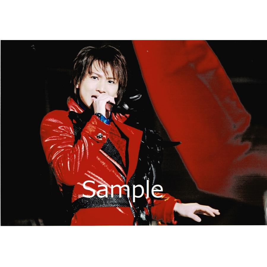 堂本光一 Kinki Kids 公式生写真 ライブ 衣装赤 黒 青 右手マイク持ち 口開け Z アレイズブック ヤフーshop 通販 Yahoo ショッピング