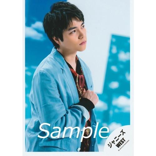 重岡大毅 ジャニーズwest 公式生写真 アメノチハレ 衣装水色 黒 赤 口閉じ