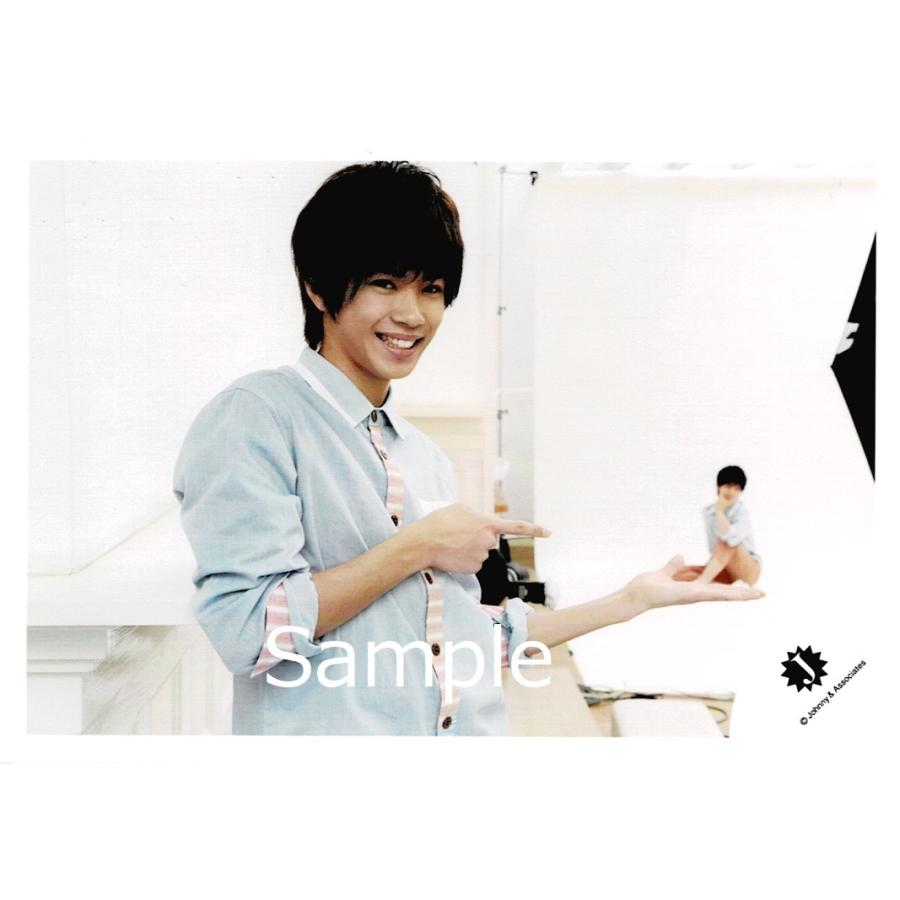 神宮寺勇太 キンプリ 公式生写真 Jロゴ 衣装水色 白 ピンク 右手人差し指立て カメラ目線 歯見せ Z アレイズブック ヤフーshop 通販 Yahoo ショッピング