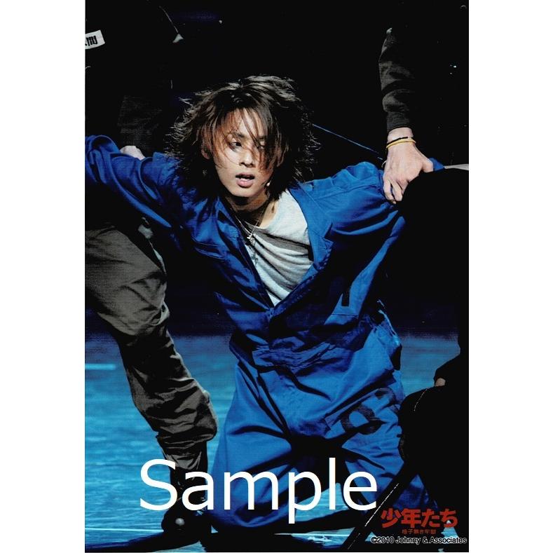 藤ヶ谷太輔 Kis My Ft2 キスマイ 公式生写真 少年たち 格子無き牢獄 10 衣装青 グレー 背景黒 座り 口開け Z アレイズブック ヤフーshop 通販 Yahoo ショッピング